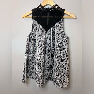 IZ Byer Sleeveless Blose Black & White Floral Lace & Crochet Neckline Size M